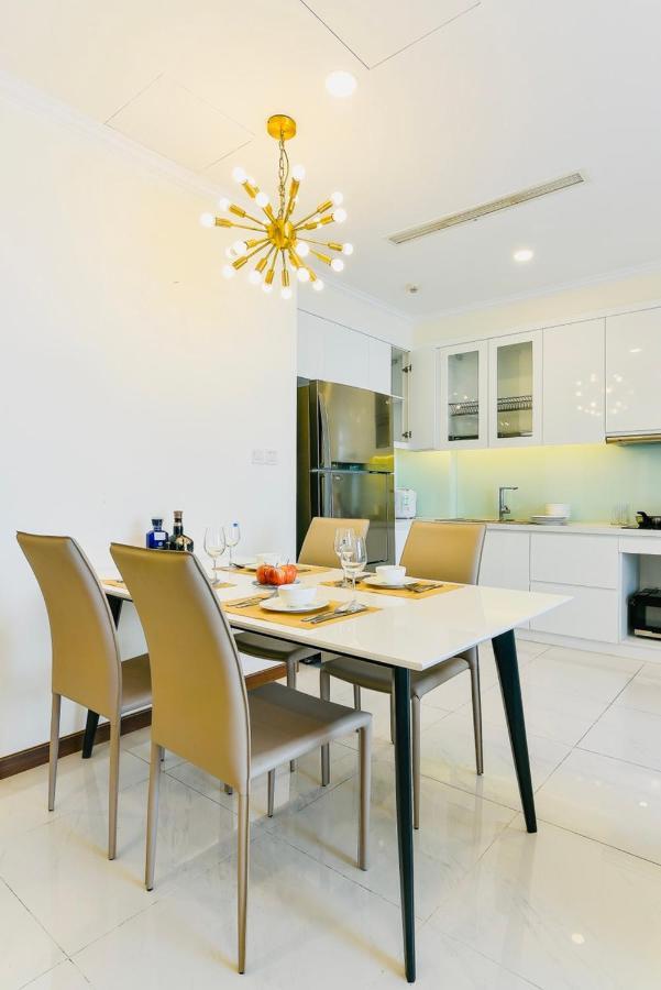 הו צ'י מין סיטי *Bom Homes* Vinhomes Central Park- Luxury Apartment מראה חיצוני תמונה