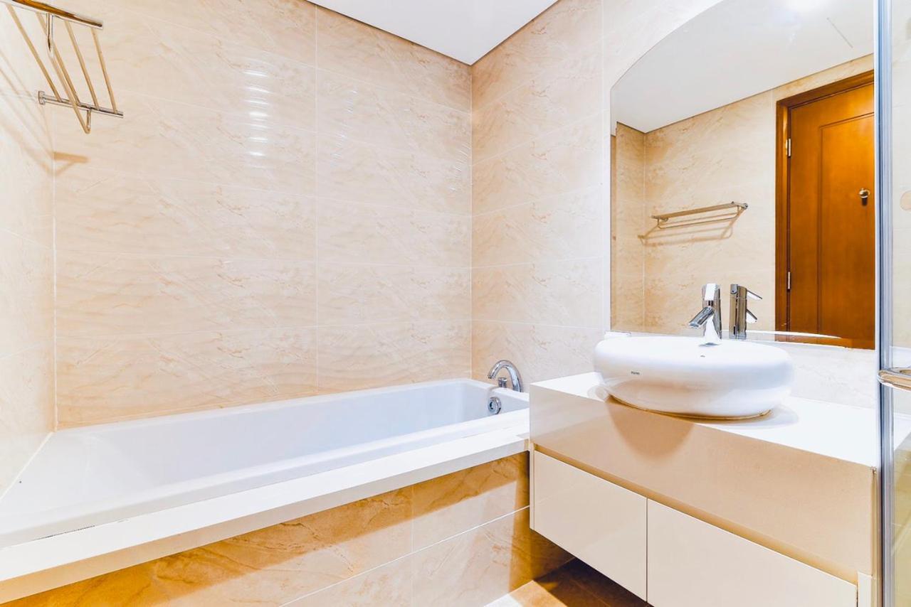 הו צ'י מין סיטי *Bom Homes* Vinhomes Central Park- Luxury Apartment מראה חיצוני תמונה